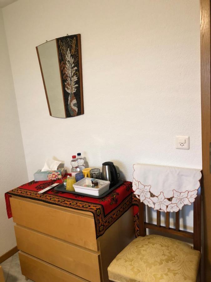 לינה וארוחת בוקר Buren  Mona'S Sleep & Go מראה חיצוני תמונה